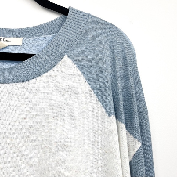 Peyton Primrose Long Sleeve Blue Grey & White Sweater with Star Pattern - Picture 4 of 11